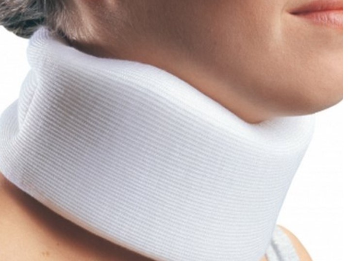 Cervical collar universal contoured
